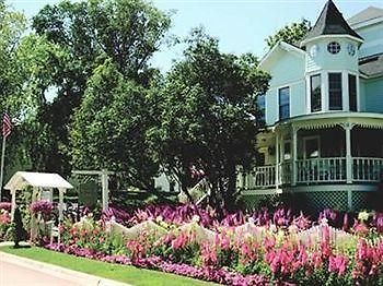 Metivier Inn Île Mackinac Extérieur photo